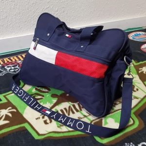 •Tommy Hilfiger retro dufflebag🇺🇸🧳